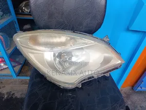 Suzuki Solio 2011-2014 Headlight Isiyo Xenon (Iliyotumika)