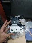 Toyota Noah Voxy Right Engine Mounting - 2