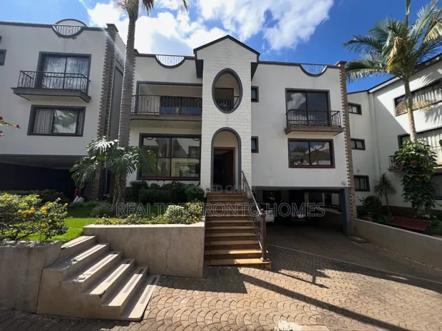 4 Bedroom Townhouse with SQ in Westlands, Nairobi - 1