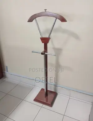Kisima cha Nguo cha Mbao cha Kisasa cha Ofisi