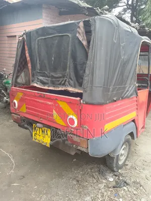 Piaggio Tatu-Wheeler 2016 Nyeusi