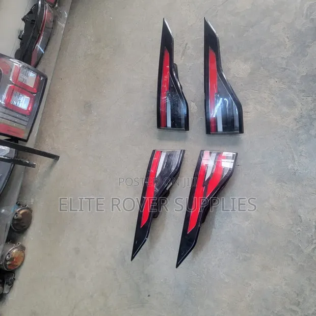 Land Rover Discovery 5 Body Taillights (Used) - 1