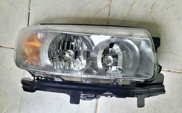 Genuine Subaru Forester SG5/9 RHS Headlight - Brand New - 1