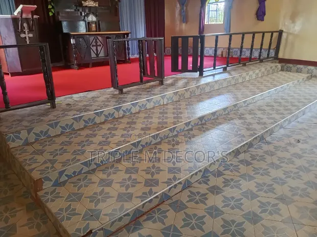 Carpet ya Ubora wa Juu 4mm Delta Red kwa Ajili ya Jukwaa la Kanisa - 1