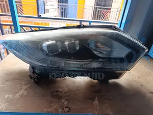 Honda Vezel 2015 Xenon Headlight