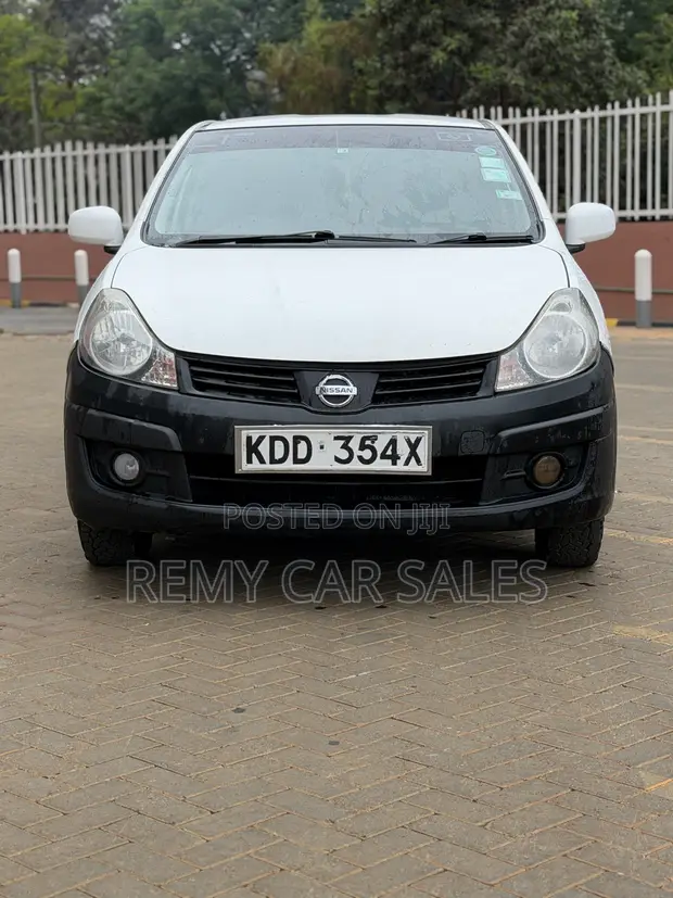 Nissan Advan 2015 White - 1
