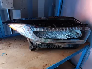 Honda Vezel 2018 Xenon Headlight (Part No E)