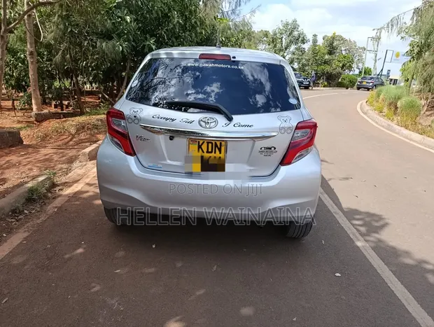 Toyota Vitz 2016 Nyeupe - 1