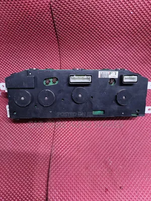 Saa ya Dashboard Nissan X-Trail NT30 (Iliyotumika)