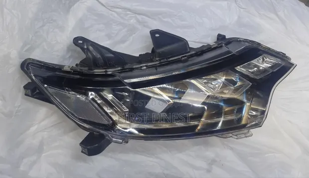 Mitsubishi Outlander 2018 Xenon Headlights - 1