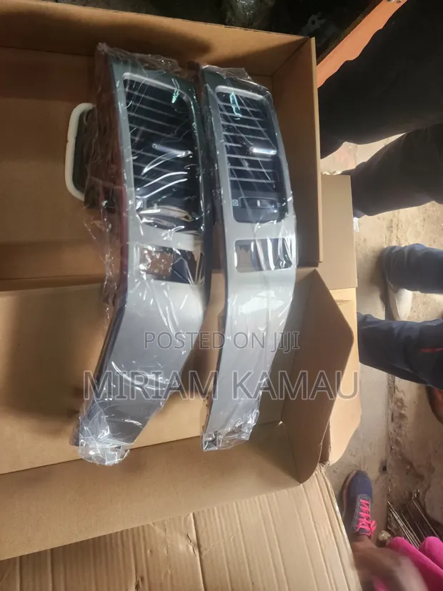 Toyota Land Cruiser Prado 120 Middle Compartment Vents - 1