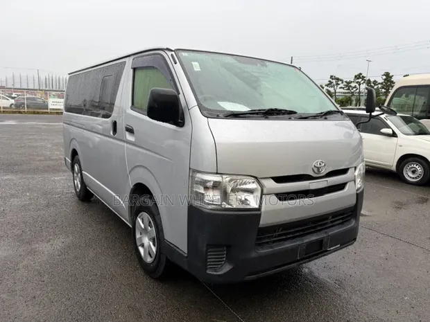 Toyota HiAce 2019 Silver - 1