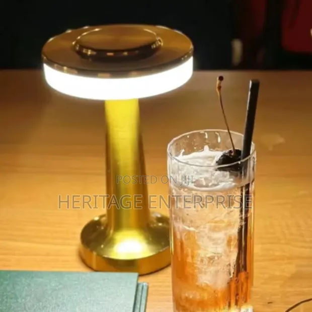 Dumbbell Table Lamp yenye Njia 3 za Rangi - 1