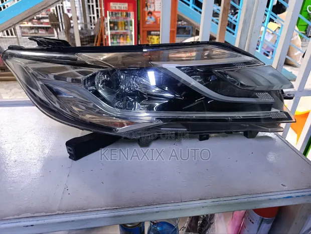 Pajero Sport 2015-2019 Xenon Headlight - 1