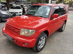 Mitsubishi Pajero IO 2006 Nyeusi