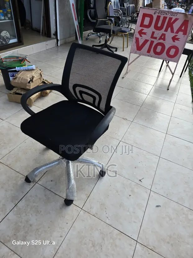 Boss Office Products Reception Chair - Brand New - 1