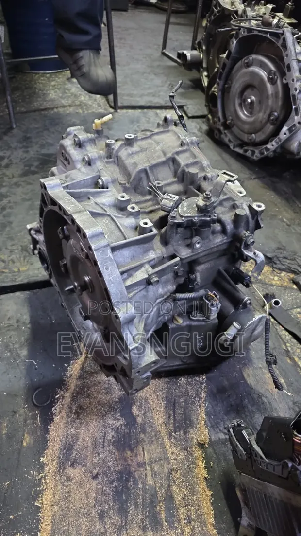 Gearbox ya Toyota Premio - 2ZR - 1