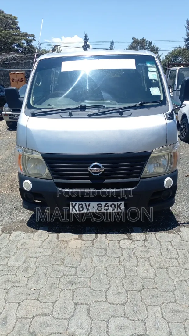 Nissan Caravan (Urvan) 2006 - Nyeupe - 1