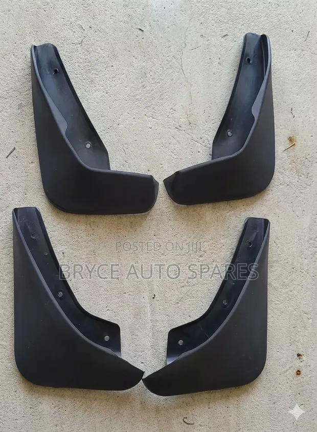 Mazda 2 Mudflap Guards (Set Mpya) - 1