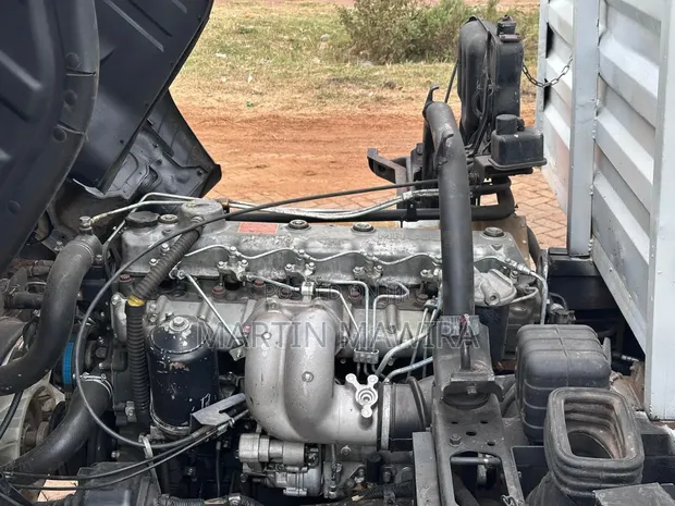 Mitsubishi Fuso FH215 Covered Body Truck - 1