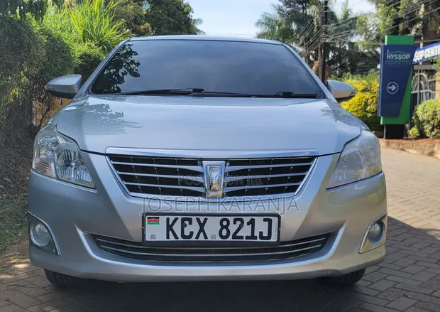 Toyota Premio 2013 Nyeupe - 1