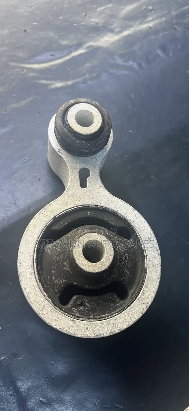 Mazda Axela Left Gear Mount - Mpya Kabisa - 1