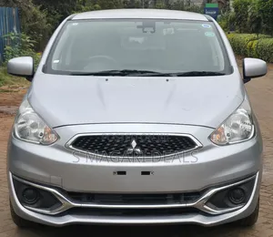Mitsubishi Mirage 2019 Nyeupe
