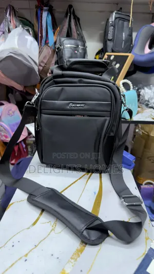 Biawoang Compact Side Bag - Black