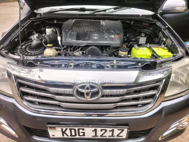 Toyota Hilux Double Cab 2014 Grey - 1