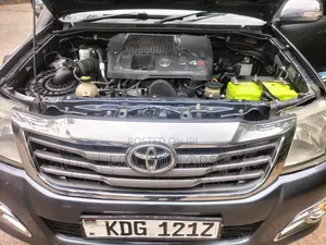 Toyota Hilux Double Cab 2014 Grey