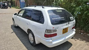 Toyota Corolla G-Touring 2000