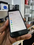 Apple iPhone SE (Kizazi cha 2) 64GB Nyeusi - 3