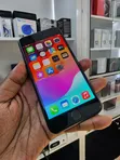 Apple iPhone SE 64GB - 2