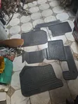 Discovery 4 Rubber Mats - 1