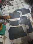 Discovery 4 Rubber Mats - 2