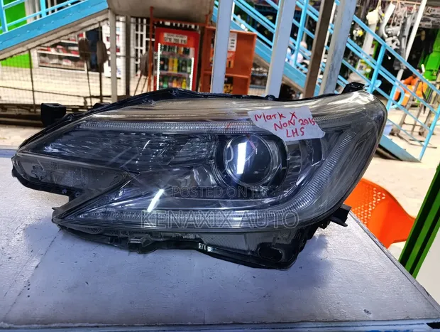 Toyota Mark X 2015 Non-Xenon Headlight - 1