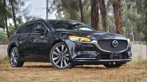 Mazda Atenza 2019 Nyeusi