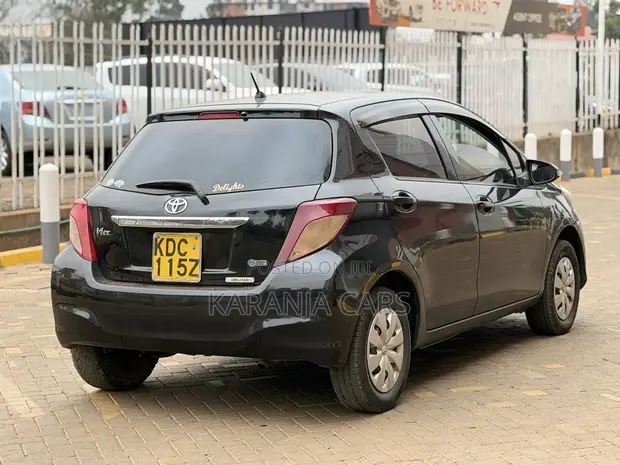 Toyota Vitz 1.0 FWD 5dr 2013 Black - 1