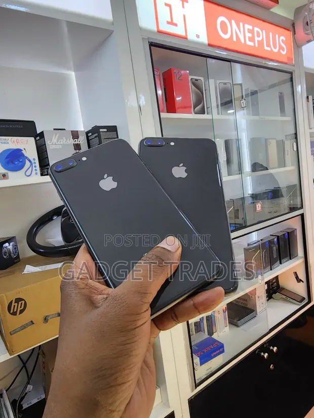 Apple iPhone 8 Plus 64GB - Ex-USA - 1