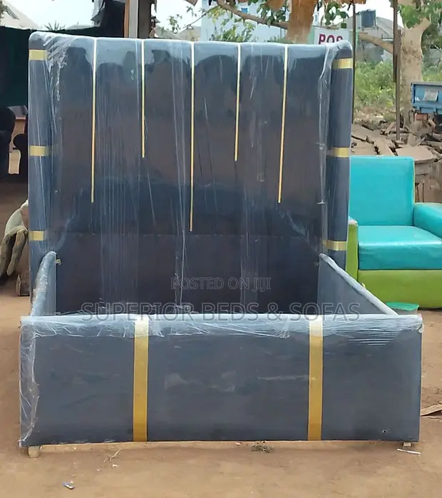 Superior Beds Kitanda cha Chester Chenye Mabawa 5x6 Cha Charcoal - 1