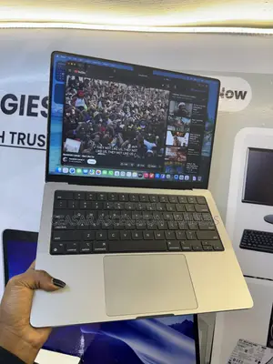 Apple MacBook Pro 2021 M1 Pro 16GB RAM 512GB SSD