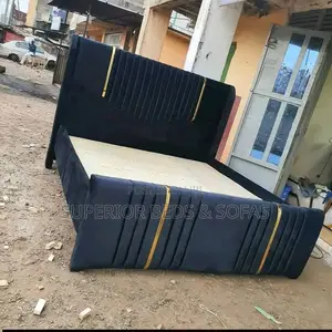 Kitanda cha Chester chenye Mabawa 5x6 Giza Nyeusi - Kipya Kabisa