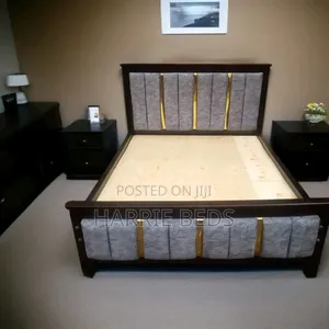 Classic Mocket Bed 5x6 with Gold Details