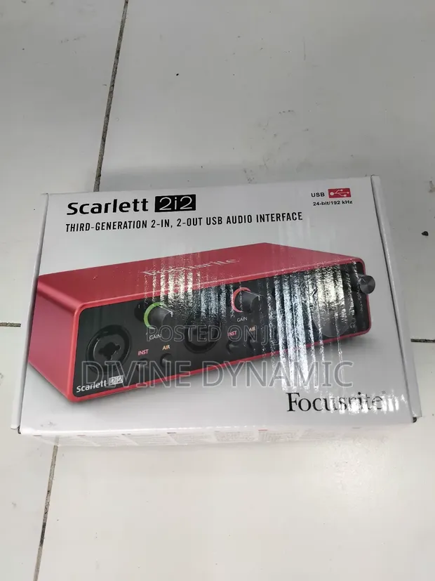 Focusrite Scarlett 2i2 Soundcard - 1