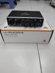 Behringer U-Phoria UMC202HD Sound Card - 2