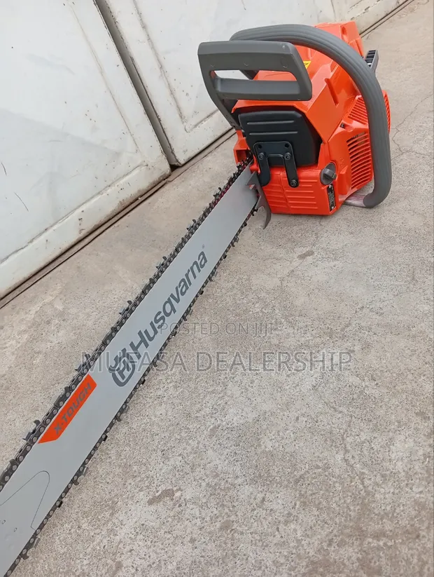 24" Husqvarna 272 XP Chainsaw - 1