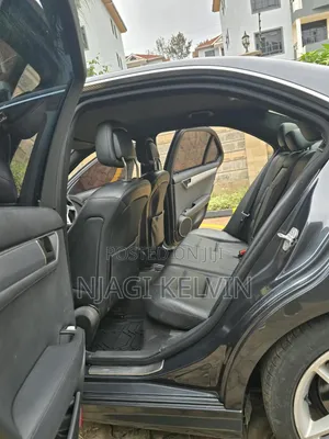 Mercedes-Benz C250 2013 Nyeusi