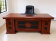 Executive Office Desk 1.8M - Mbao ya Mahogany na Leather Pad - 1