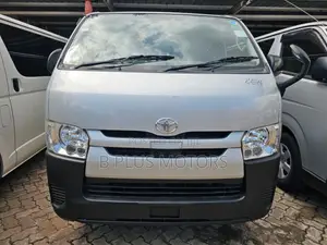 Toyota HiAce 2019
