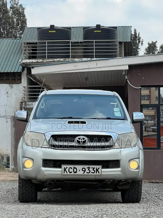 2012 Toyota Hilux Double Cab 3.0L Diesel 4WD - 1